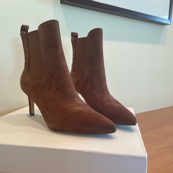 NIB Veronica Beard suede Leeland Booties - Size 7M - Color: Chestnut